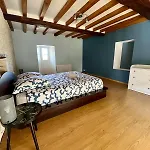 La Glycine, Avec Acces Piscine Et Jacuzzi Apartamento