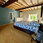La Glycine, Avec Acces Piscine Et Jacuzzi Apartamento *