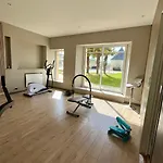 La Glycine, Avec Acces Piscine Et Jacuzzi Apartamento