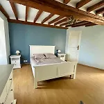 La Glycine, Avec Acces Piscine Et Jacuzzi *
