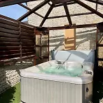 La Glycine, Avec Acces Piscine Et Jacuzzi * Saint-Côme-de-Fresné