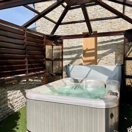 La Glycine, Avec Acces Piscine Et Jacuzzi * Saint-Côme-de-Fresné